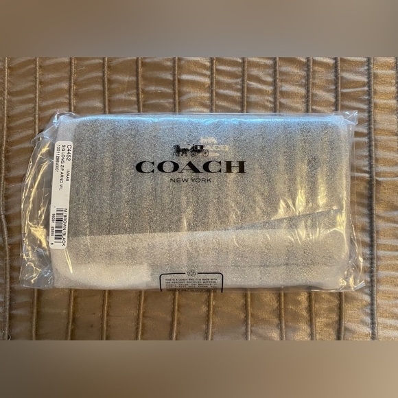 Coach - NEW - Long Zip Around Wallet In Signature Canvas. Gold/Brown Black - Picture 3 of 6